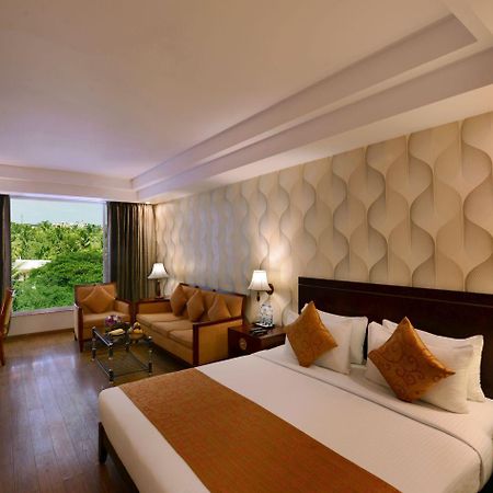 Clarks Inn Airport Hotel Гублі Екстер'єр фото